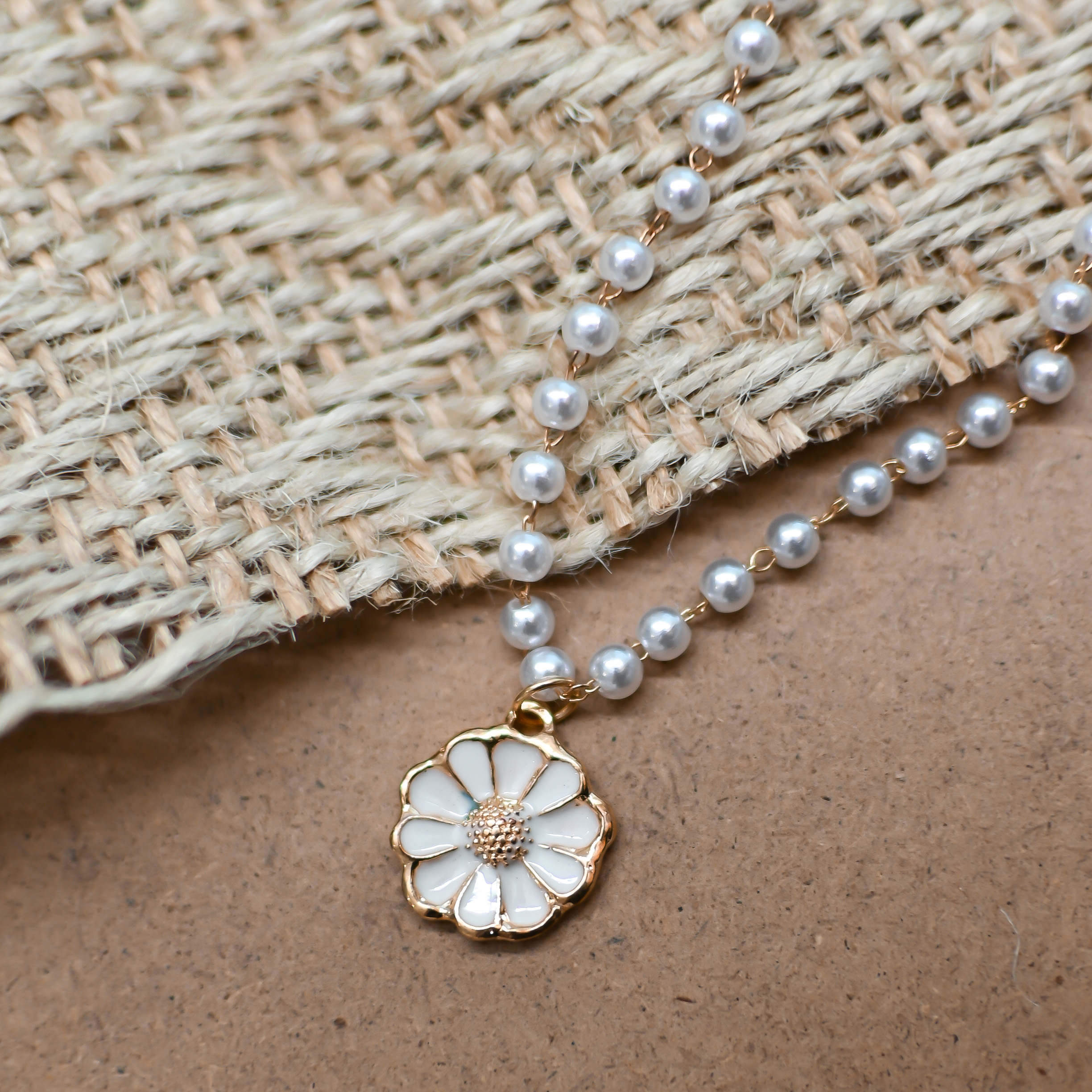 Daisy Pearl Necklace Store Bumble