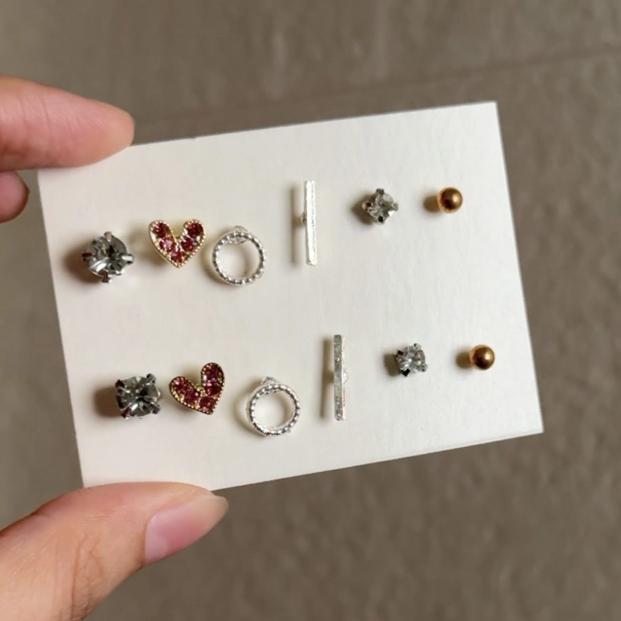 Amora Studs Set